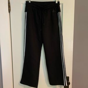 NWOT women’s adidas sweatpants size small